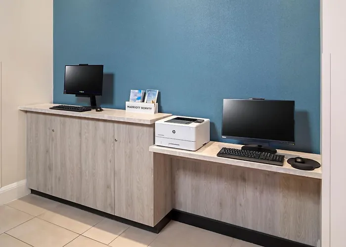 Courtyard By Marriott Marina Del Rey
